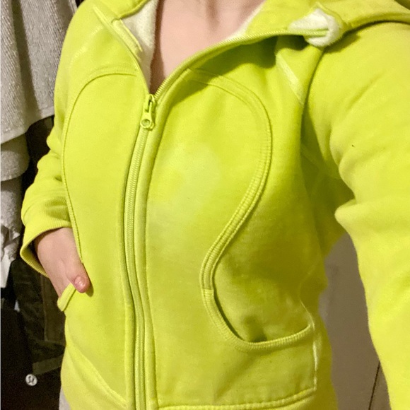 Bright yellow Lululemon zip up, size 2US, great condition - Picture 2 of 7